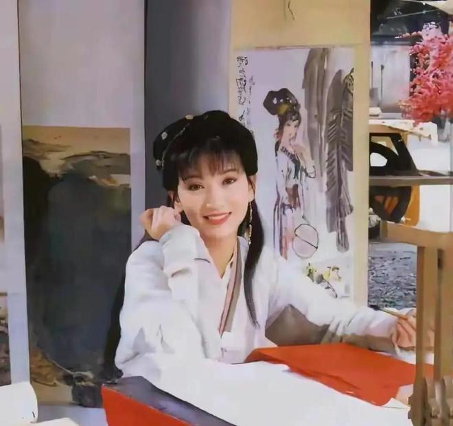 时期的照片温柔如水明亮如玉真的太美了！PG麻将胡了免费试玩模拟器赵雅芝少女